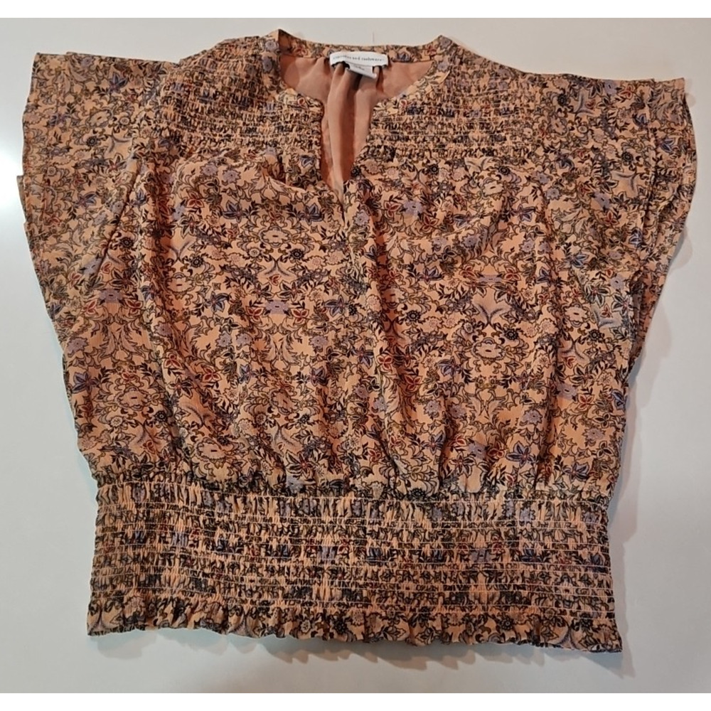Cupcakes and Cashmere Floral Smocked Blouse V-Neck Boho Short Sleeve Top